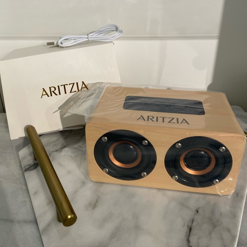 ✨Sold✨ Aritzia Bluetooth Speaker - Picture 7 of 7